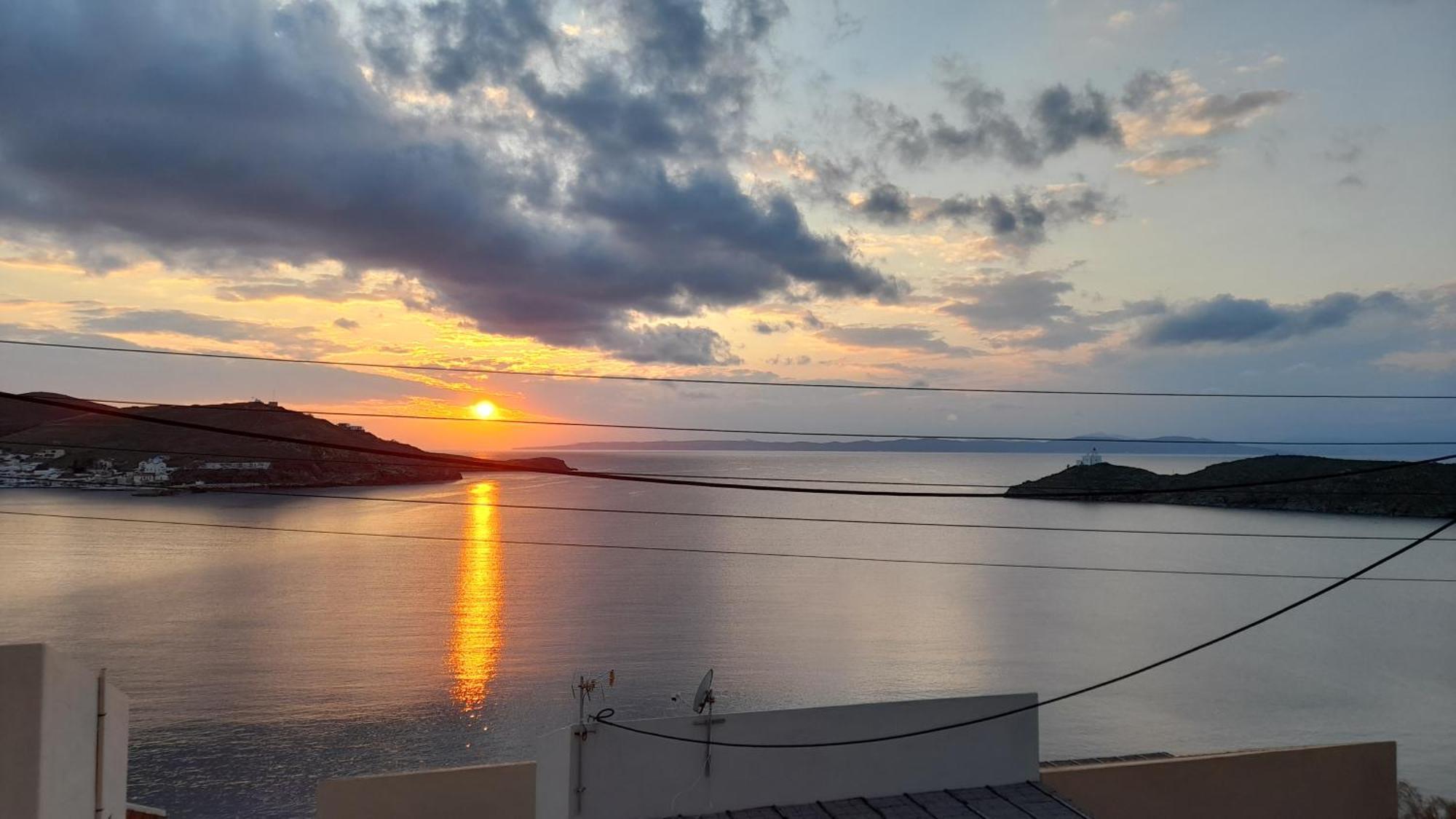 Thalassino Ageri Gialiskari  Oda fotoğraf